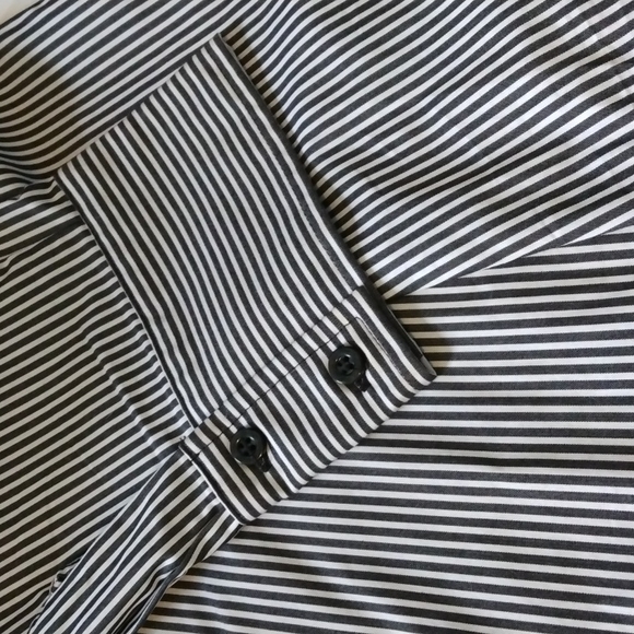 Size 1X fitted button down blouse - Picture 8 of 9